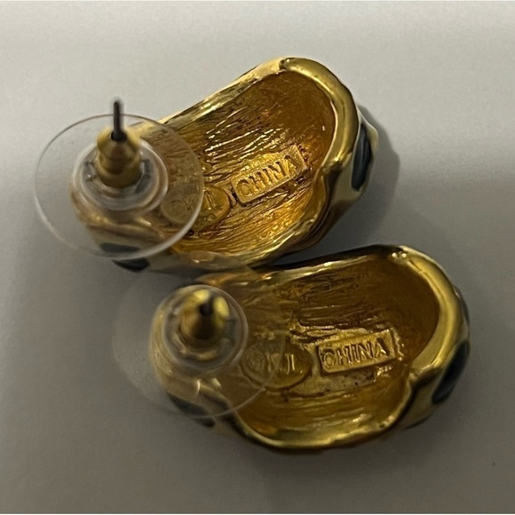 Kenneth Jay Lane Jaguar Gold Tone Cuff Bracelet & Leopard Half Hoop Earrings - Picture 3 of 6